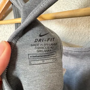 Nike‎ Pro Dri-Fit Medium Gray Racerback Sports Bra Size Small thumbnail 2
