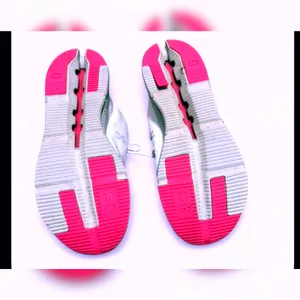 W11 men9.5 on cloud thumbnail 2