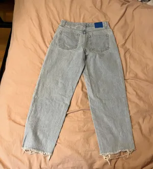 ZARA light wash High-waisted, wide-leg blue denim distressed jeans thumbnail 2