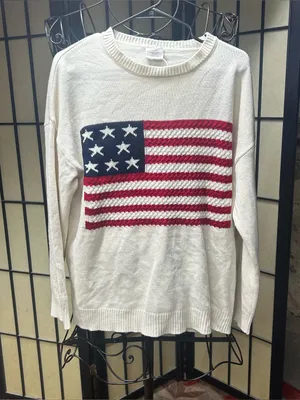 NWOT Fashion by Mirabeau USA Flag Embroidered Knit Crewneck Sweater: L thumbnail 1