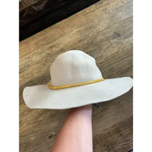 Hat Attack Glam Hat Beige & Chain Womens Size OS thumbnail 9