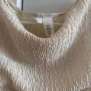 H&M Top thumbnail 3