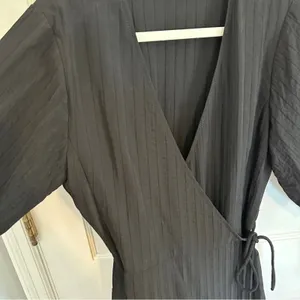Everlane The City Stripe Wrap Dress thumbnail 4