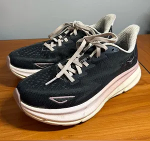 Hoka Women’s Clifton 9 Running Athletic Shoe Black Light Pink 6.5B thumbnail 1