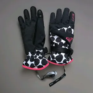 Roxy Women’s Gloves Black Size Medium Ski Snowboard Geometric Outdoor Snow Apres thumbnail 4