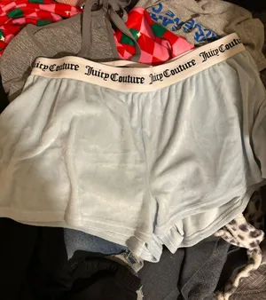 Juicy Couture Shorts thumbnail 1