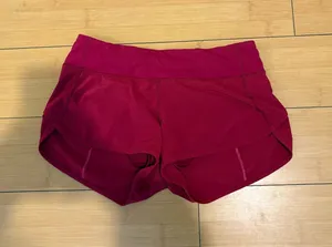 Lululemon Hotty Hot 2.5" Shorts thumbnail 1
