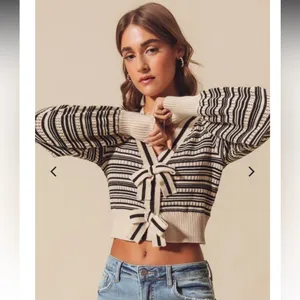 SO Me Ribbon Button Crop Cardigan Black thumbnail 2