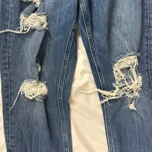 Abercrombie Curve Love High Rise Mom Jeans 29 8R Distressed thumbnail 3