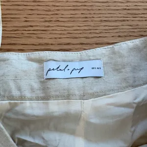 Petal and pup linen set thumbnail 2