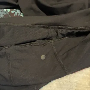 Lululemon Tame Me Tank Top Black/Petal Pop Women’s See Pics thumbnail 8