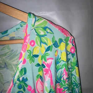 Lilly Pulitzer XL Henley Top Long Sleeve Tropical Floral Citrus Print Blue Pink thumbnail 4