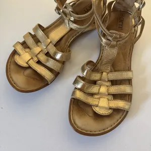 Born Gold Strappy Flat Leather Open Toe Buckle Sandals 36.5 Size 6 thumbnail 5