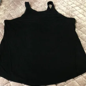 Lulu lemon 🍋 tank top thumbnail 1