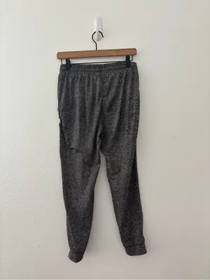 Vuori Women's Performance Joggers in grey thumbnail 3