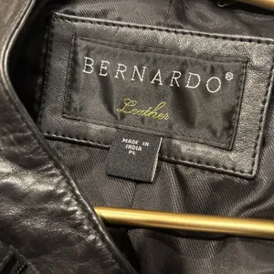 Bernardo Black Genuine Leather Full Zip Chunky Gold Buttons Moto Biker Jacket L thumbnail 7