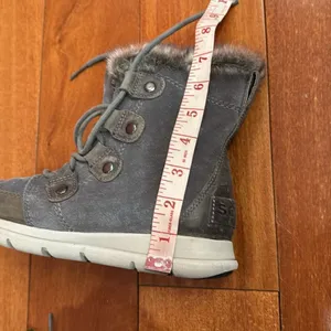 Sorel Women's Gray Fur-Trimmed Boots‎ size 6 thumbnail 11