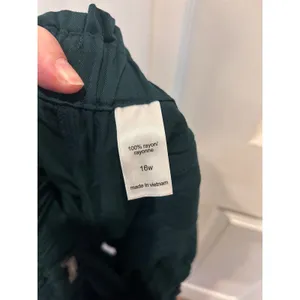 Maurices Dark Green Paperbag Waist‎ Shorts Women 16W Rayon Tie Pocket Resortwear thumbnail 6