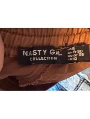 Nasty Gal Brown Ruffle‑Hem Casual Shorts Women’s 6 thumbnail 4