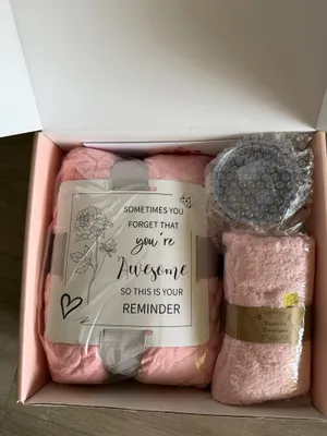 The "You’re Awesome" Ultimate 10-Piece Luxury Spa & Comfort Curation thumbnail 7