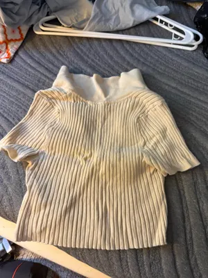 Brandy Melville Button Top Crop thumbnail 4