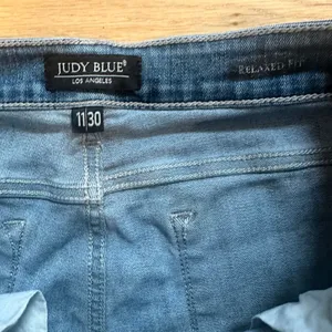 Judy Blue Distressed Blue‎ Denim Jeans Relaxed Fit Size 11 30 JB8273MD thumbnail 4