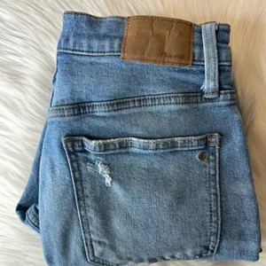 Madewell The Perfect Vintage Jean Distressed in Blue Wash Size 26 thumbnail 13