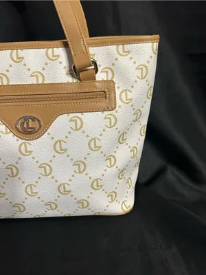 CL Women’s White & Tan Logo-Print Tote Bag Purse thumbnail 4