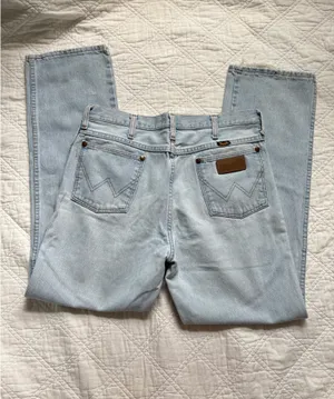Wrangler light wash jeans thumbnail 2
