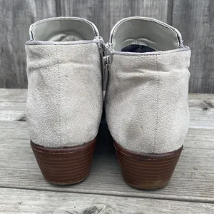 Wild Diva Grey Faux Suede Ankle Booties Size 9 thumbnail 7