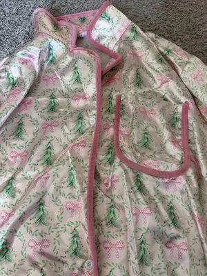 Satin Christmas Bow Pajama Set with Pink Velvet Trim / J5 thumbnail 4