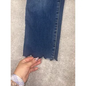 Driftwood Candace Crop Jeans Womens 28 Blue Scalloped Hem Stretch Denim Classic thumbnail 3