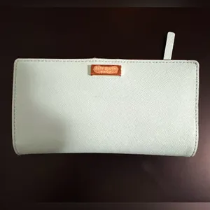 Pre-Loved Kate Spade Dana Large Slim Bifold Wallet thumbnail 2