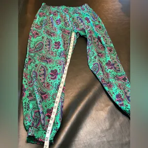 Aerie Paisley Jogger style Pants in Green and Pink size M thumbnail 13
