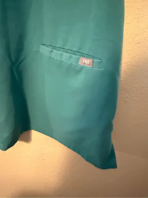 FIGS Casma Three Pocket Scrub‎ Top Green V-Neck FW1100 Size Small thumbnail 4