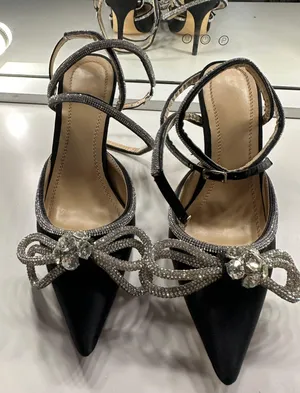 Bow Heels Black Size 6 thumbnail 1