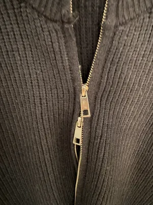 Zip up Black thumbnail 2