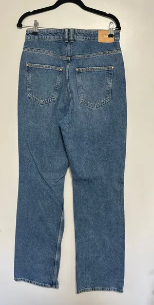 ZARA High-Rise Jeans thumbnail 2
