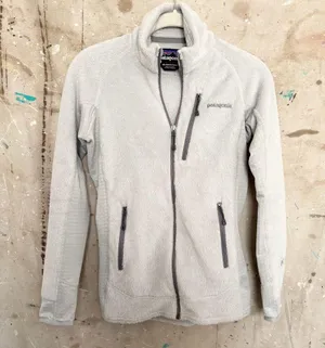 Patagonia R2 Jacket in Tailored Gray thumbnail 1