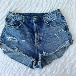 H&M Jean Shorts thumbnail 1