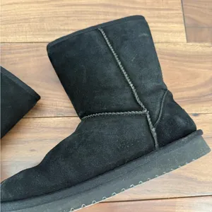 Koolaburra by Ugg Women's Size 7 Short Boot Black thumbnail 3