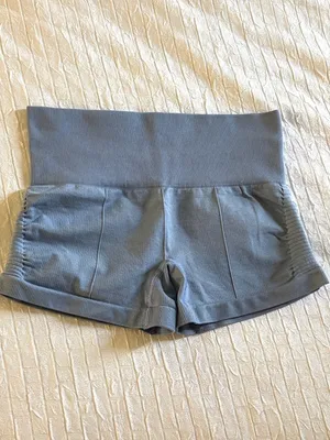 Like New Lululemon In The Flow 2" Shorts Lt Blue Seamless Yoga Pilates Gym 4 thumbnail 2