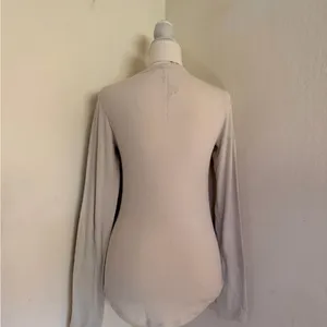 Lululemon Athletica Cream Long Sleeve Tee thumbnail 2