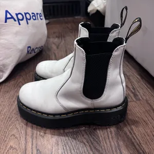 2976 Quad Platform Chelsea Boots thumbnail 3