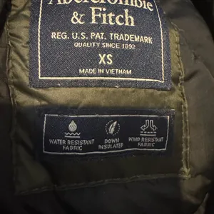 Abercrombie & Fitch puffer coat XS thumbnail 3