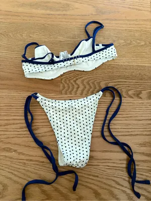 Frankie’s Bikinis set thumbnail 3