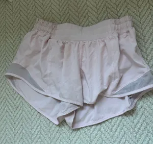 Hotty Hot Shorts Lululemon 2.5" thumbnail 1
