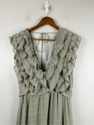 Storia sage green ruffle maxi dress size medium thumbnail 4