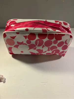 Pink and White Patterned Cosmetic Pouch Set thumbnail 4