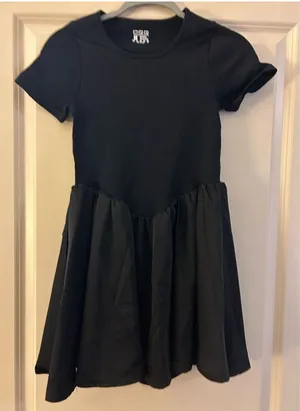 NEW OQQ Black Ribbed Ruffle Hem Mini Short Sleeve Lined Dress S thumbnail 1